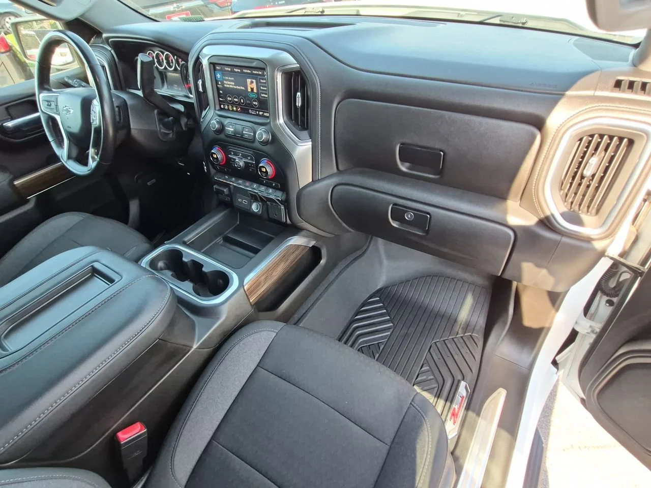 Used 2021 SUMMIT WHITE Chevrolet LT Trail Boss image 29