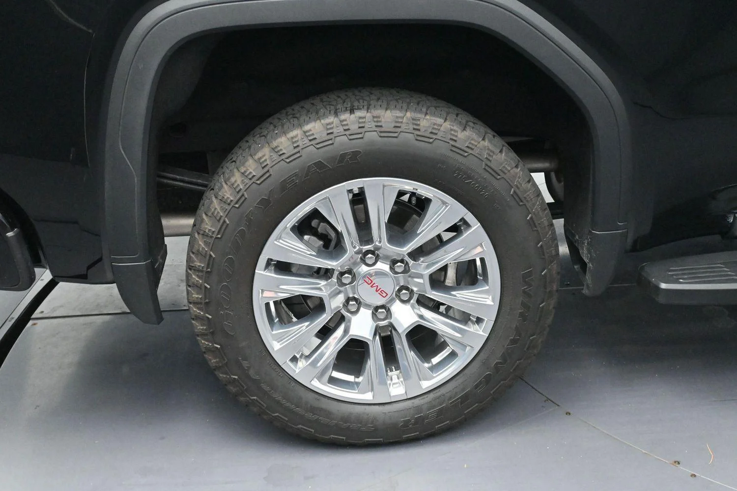 Used 2025 Onyx Black GMC Denali image 38