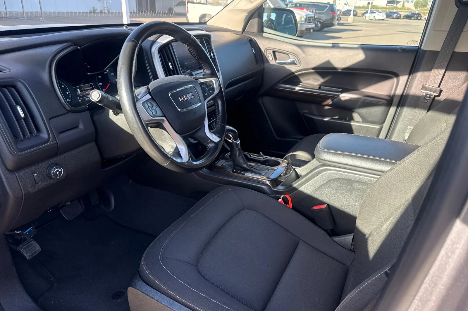Used 2022 Gray GMC Elevation image 7