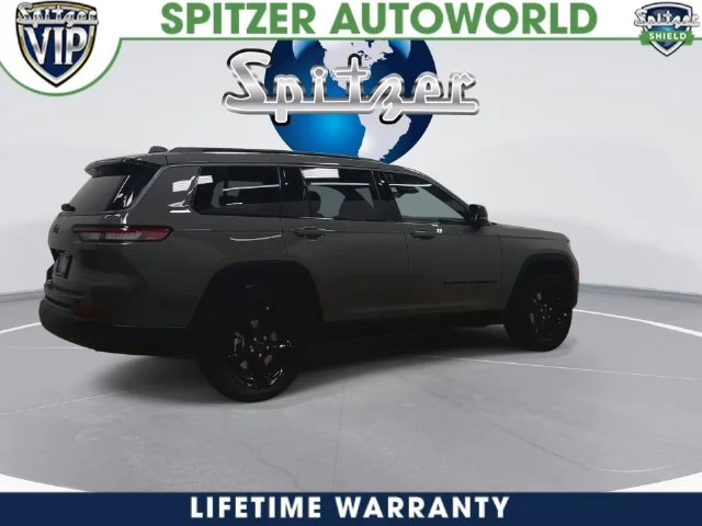 New 2027 Sting-Gray Clear-Coat Paint Jeep Limited image 16