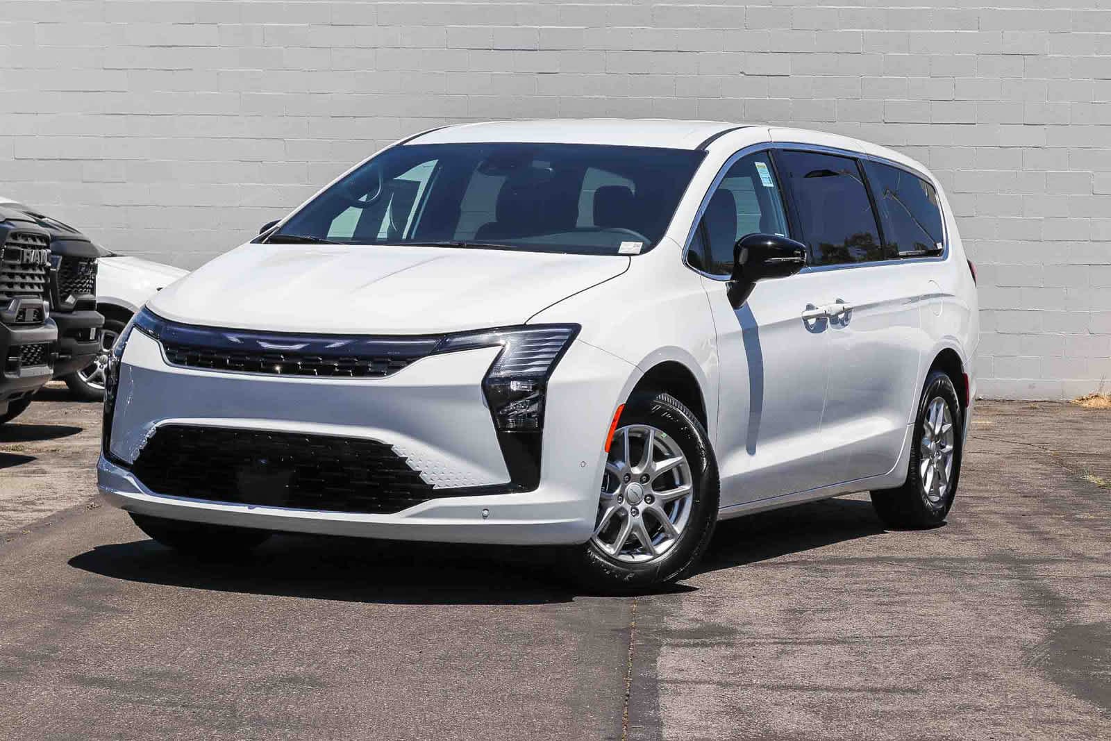 2027 Chrysler Pacifica Select