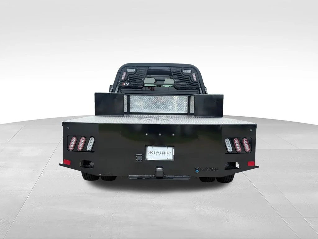 New 2026 Diamond Black Crystal Pearl-Coat Exterior Paint RAM Tradesman image 28