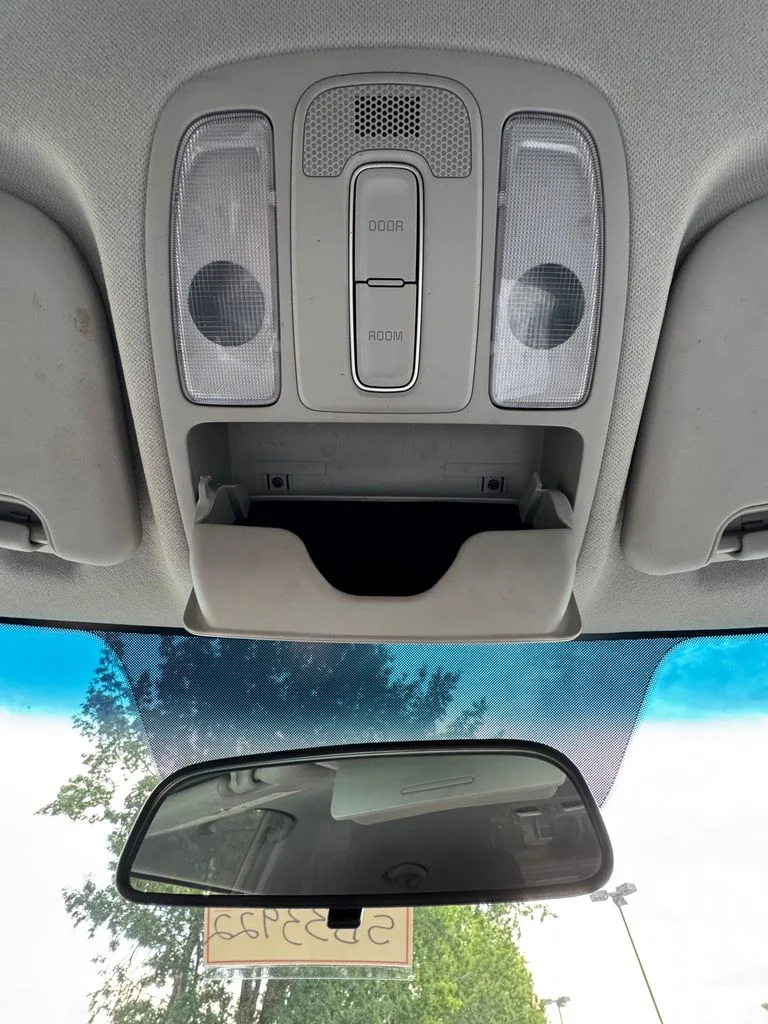 Used 2014 Alien II Kia Base image 23