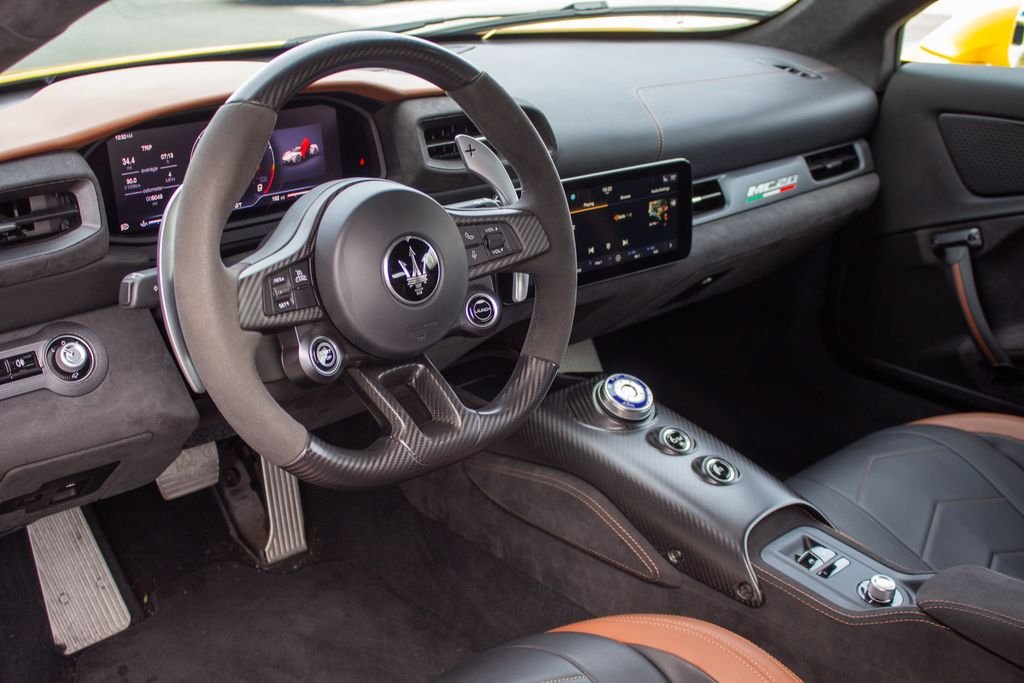 Used 2022 Yellow Maserati Base image 12