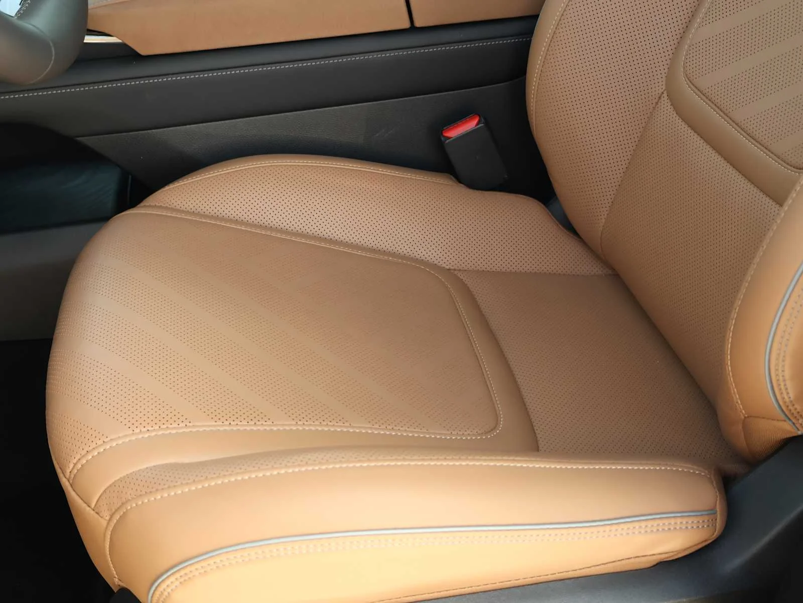 Certified Used 2027 Dynamic Metal INFINITI LUXE image 19