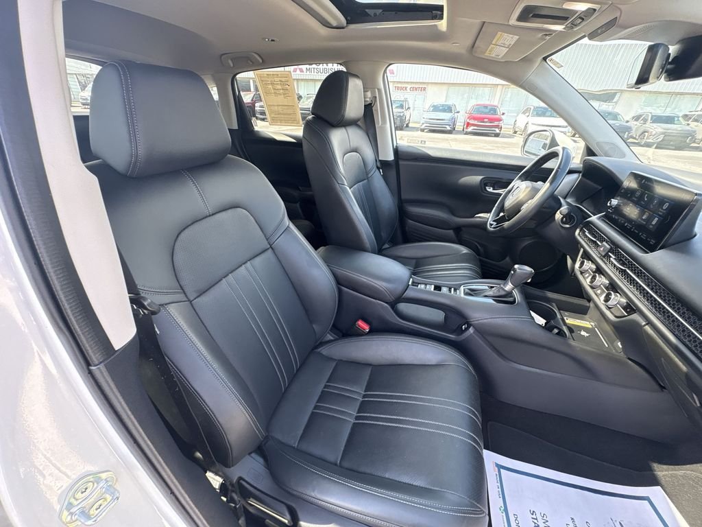 Used 2023 White Honda EX-L image 24