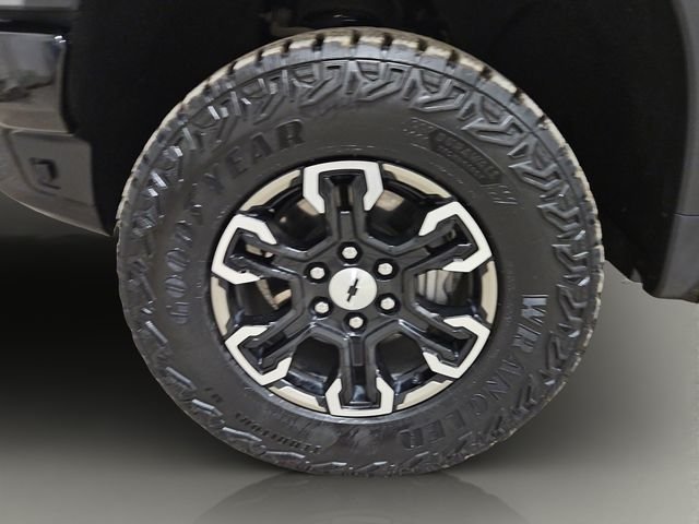 Used 2024 Gray Chevrolet ZR2 image 24