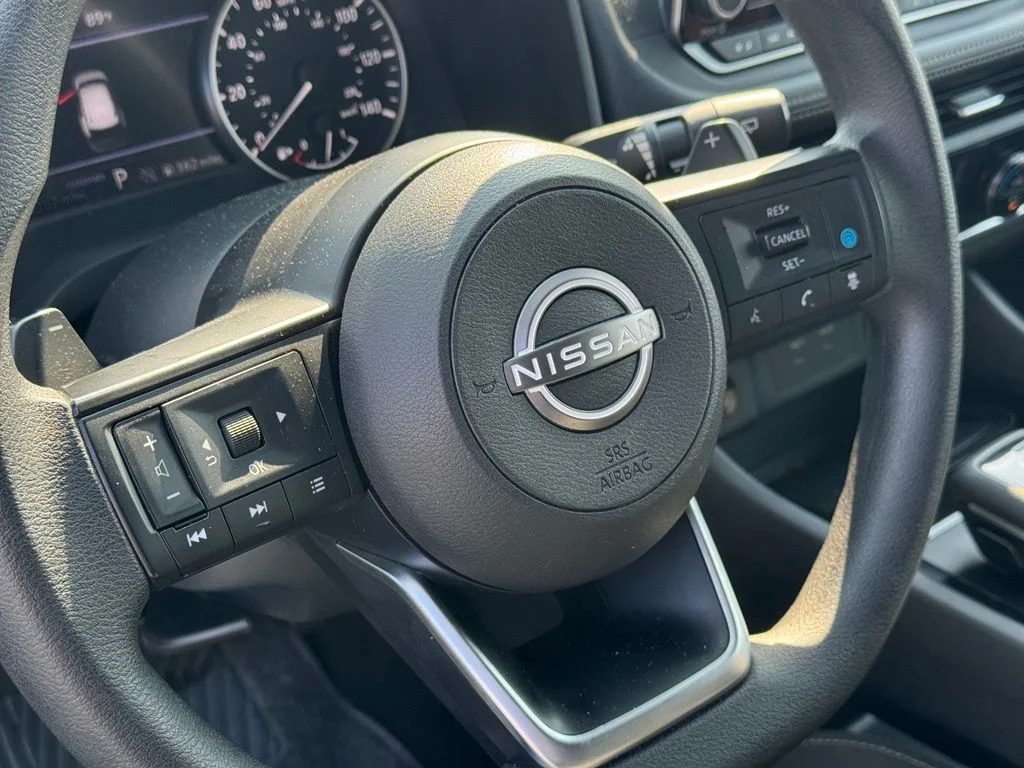 Used 2024 Gray Nissan SV image 17