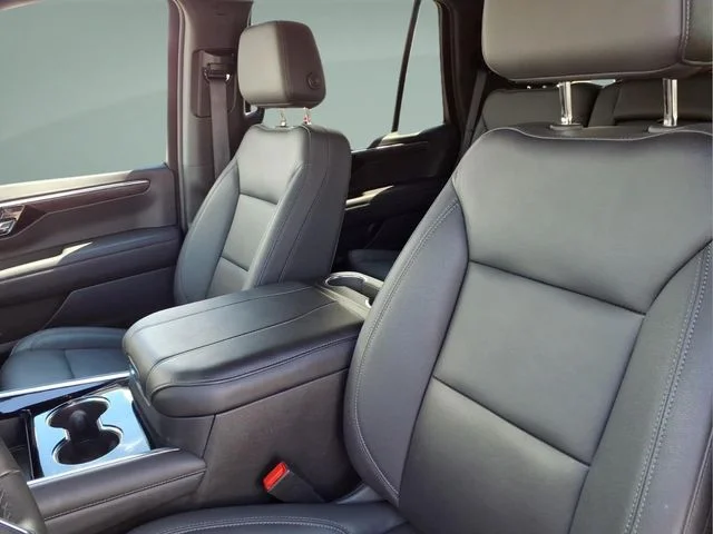 Used 2025 Black Chevrolet LT image 13