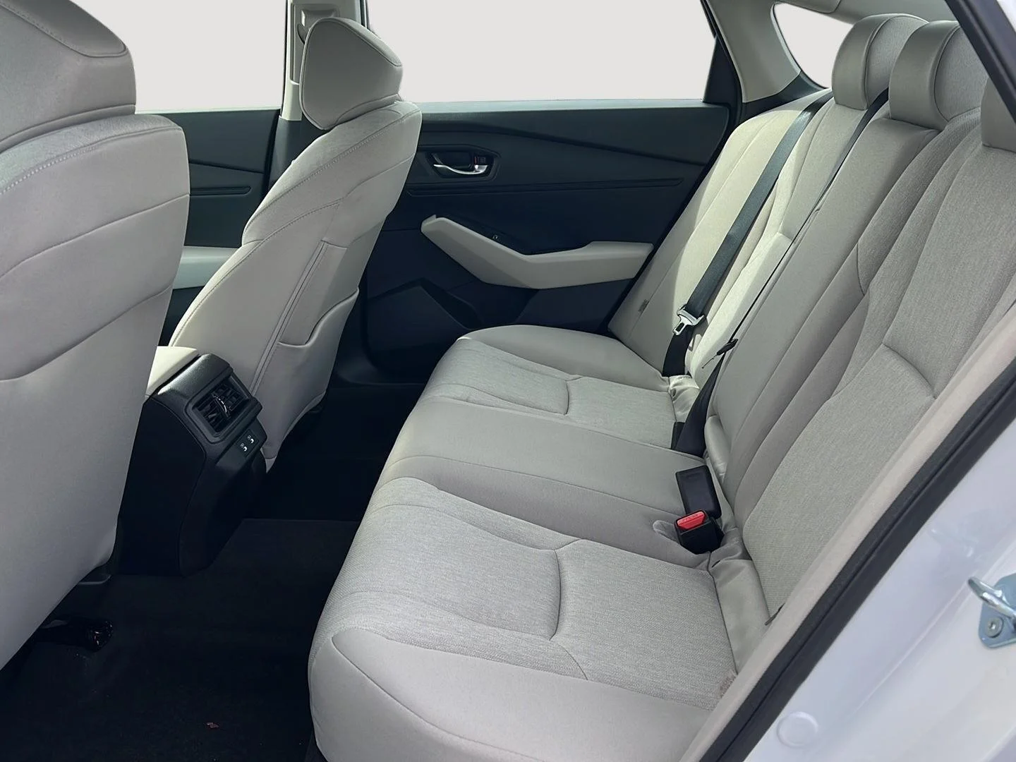 New 2026 Platinum White Pearl Honda SE image 15