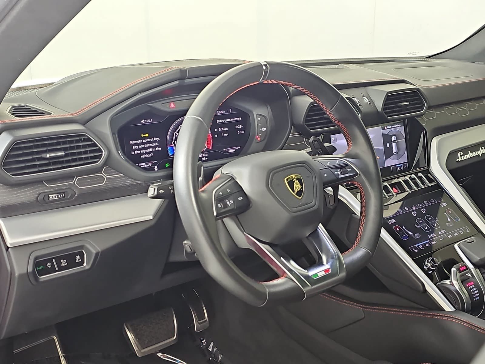 2020 Lamborghini Urus Base - Photo 16