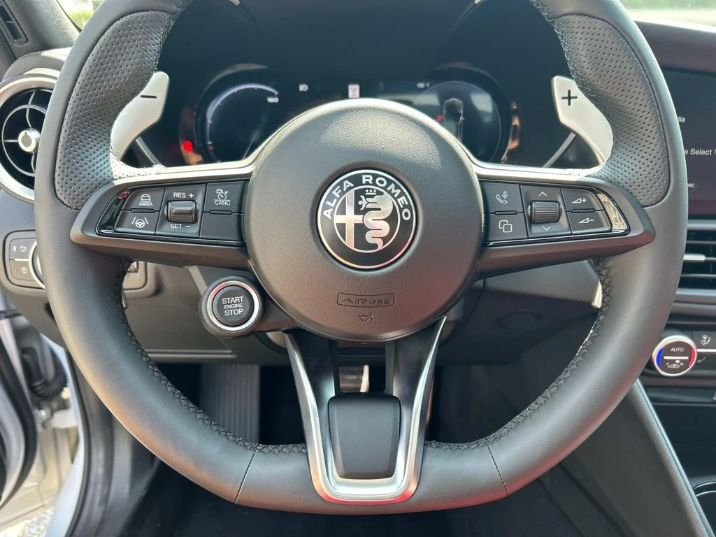2025 Alfa Romeo Giulia Base - Photo 23