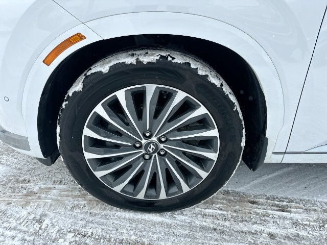 Used 2025 White Hyundai Calligraphy image 28