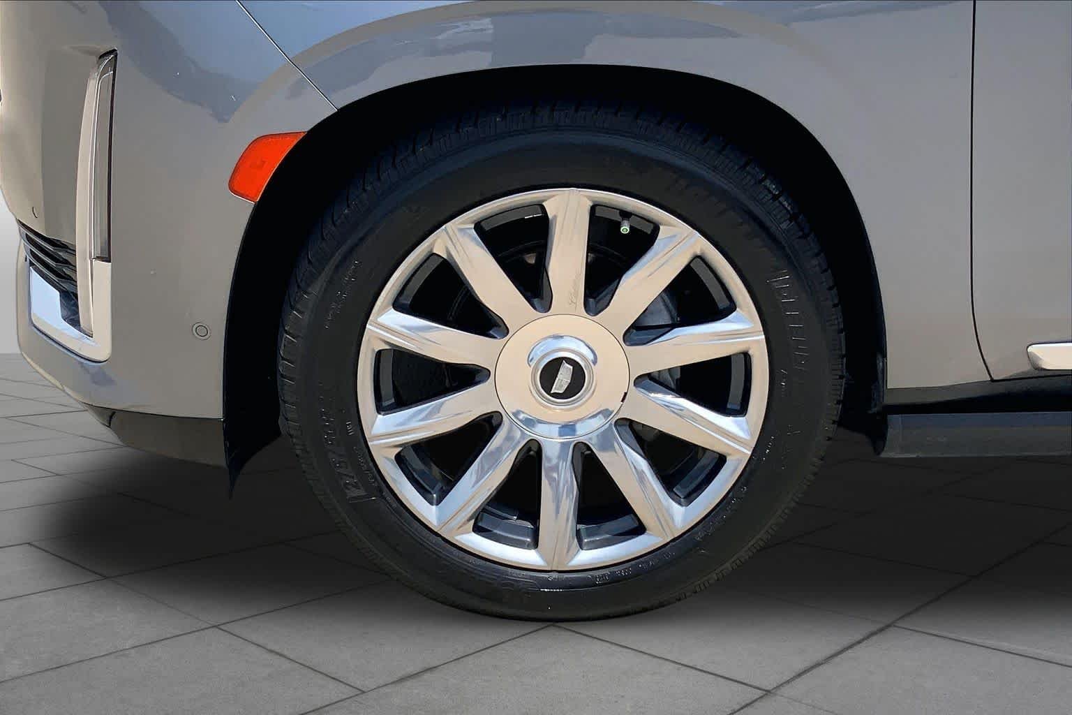 Used 2022 Satin Steel Metallic Cadillac Premium Luxury Platinum image 11