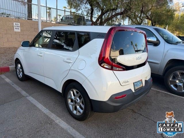 Used 2022 Snow White Pearl Kia LX image 4