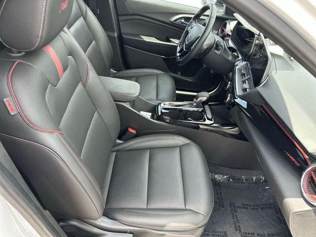 Used 2025 White Chevrolet 2RS image 27