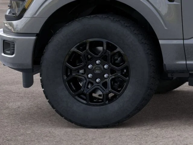 New 2026 Carbonized Gray Metallic Ford XLT image 19