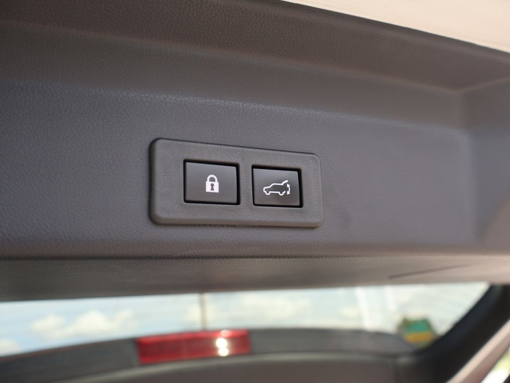 Used 2024 White Subaru Onyx Edition image 11