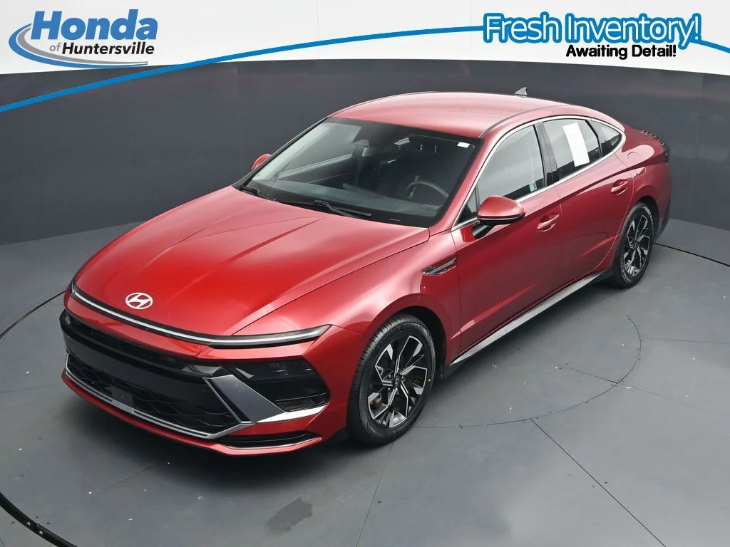 Used 2025 Red Hyundai SEL image 20