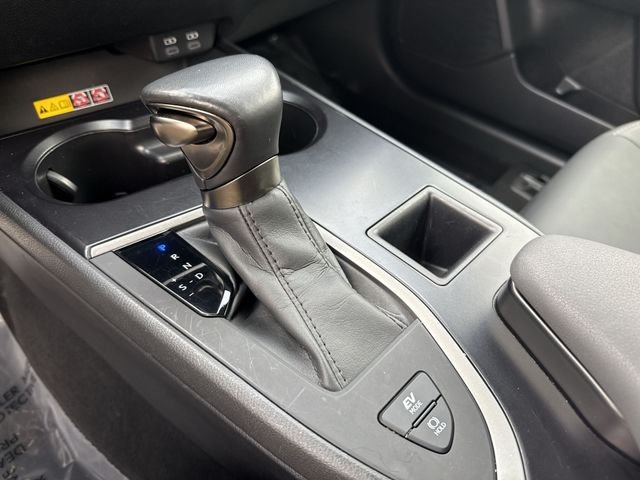 2024 Lexus UX Hybrid 250h - Photo 19