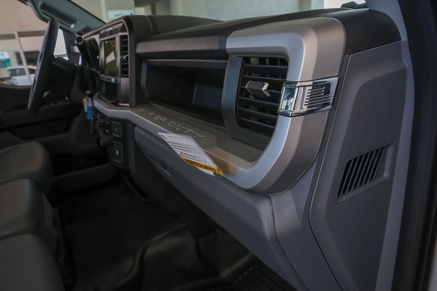 New 2026 Oxford White Ford F-550® XL image 33
