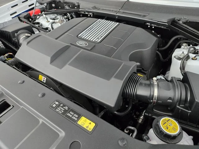 2025 Land Rover Defender V8 - Photo 20