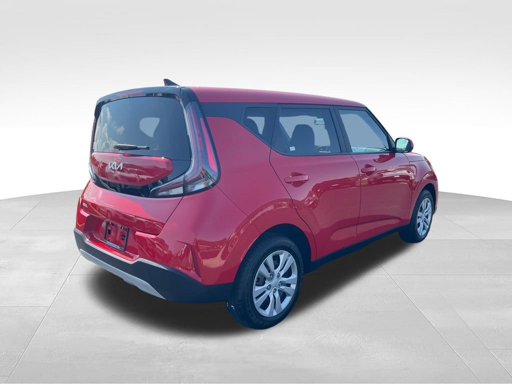 Used 2024 Red Kia LX image 5