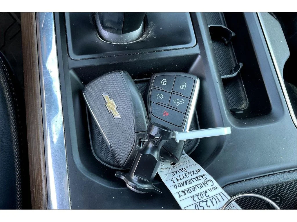Used 2022 Northsky Blue Metallic Chevrolet High Country image 9