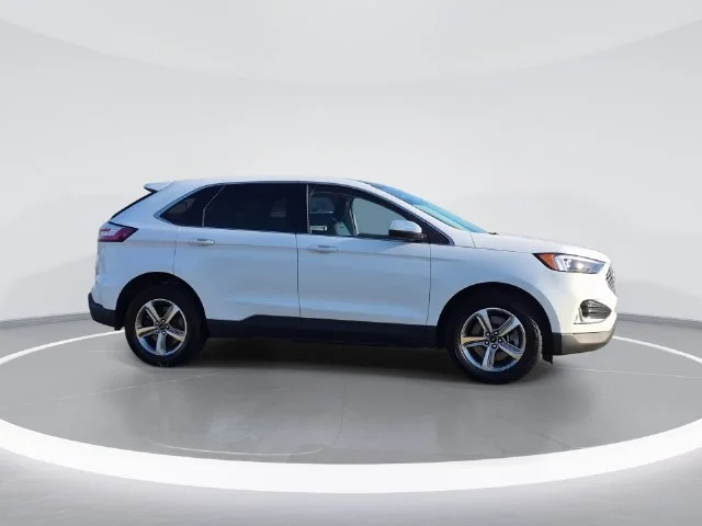Used 2024 White Ford SEL image 9
