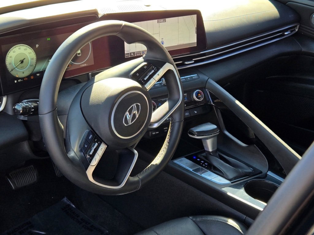 Used 2021 Phantom Black Hyundai Limited image 17