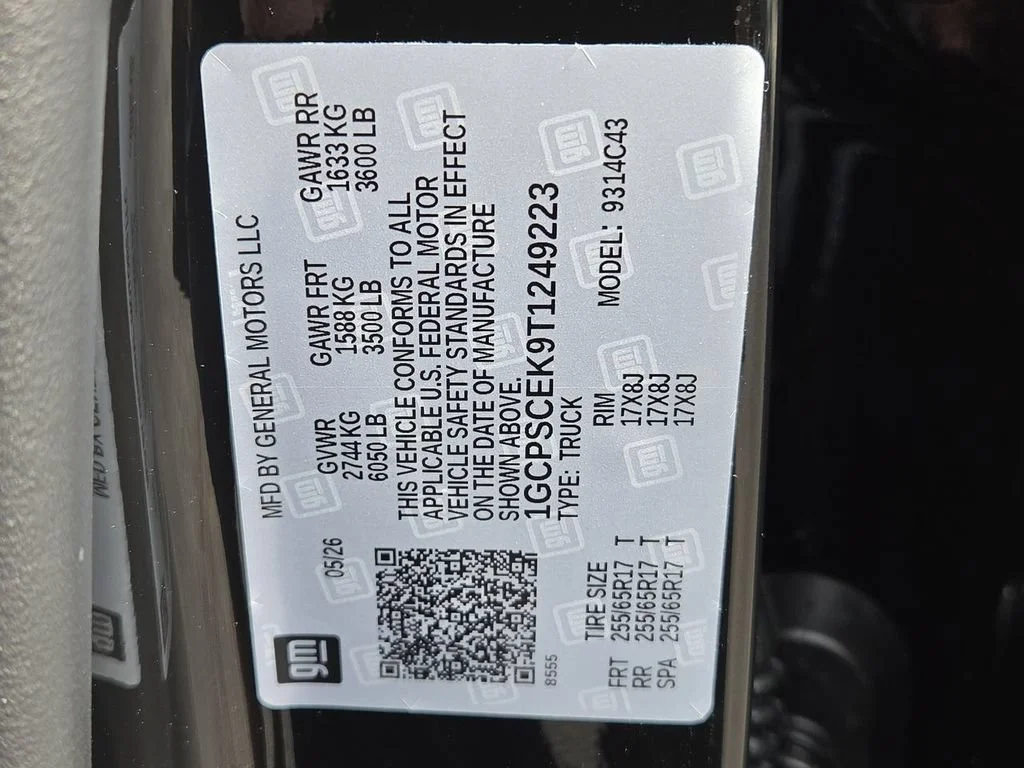 New 2026 Black Chevrolet LT image 25