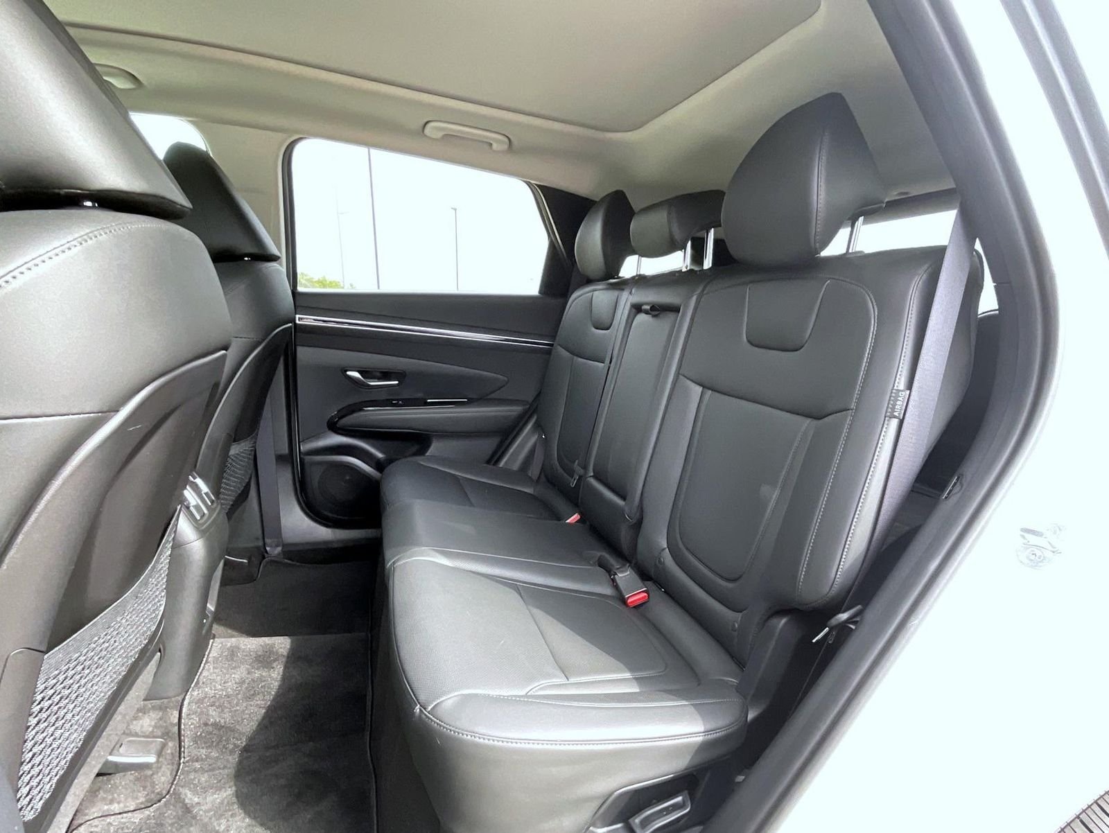 Used 2024 White Hyundai SEL Convenience image 20