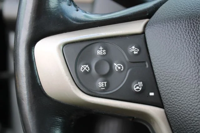 Used 2017 Silver GMC Denali image 26