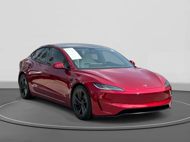 2025 Tesla Model 3 Performance's photo