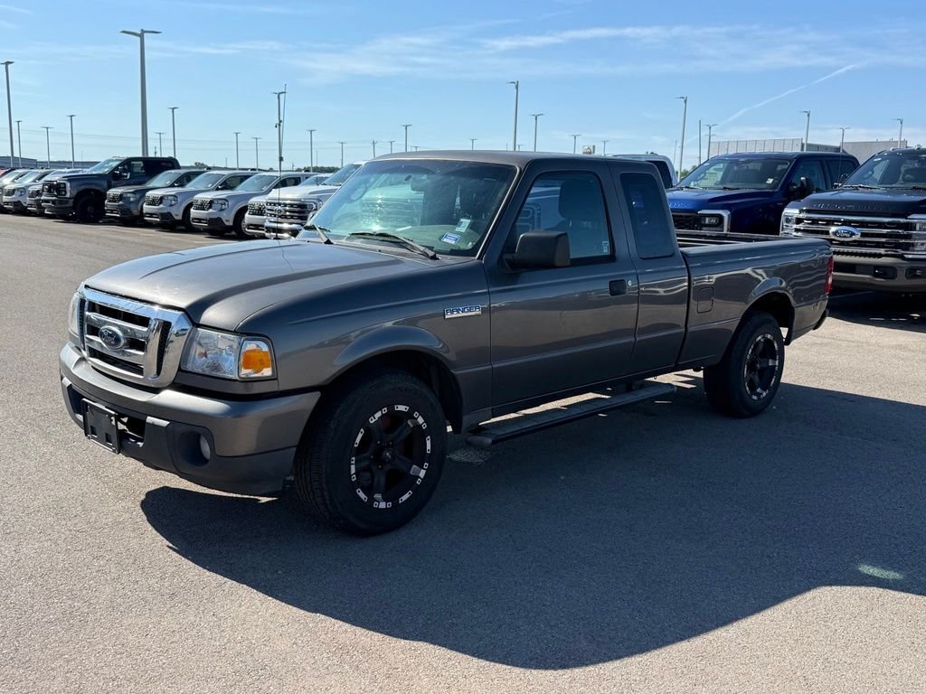 Used 2011 Gray Ford XLT image 6