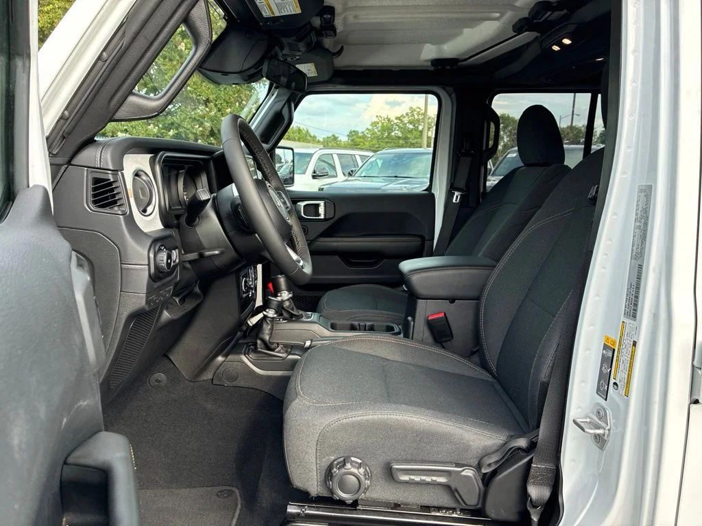 Used 2026 White Jeep Sahara image 11