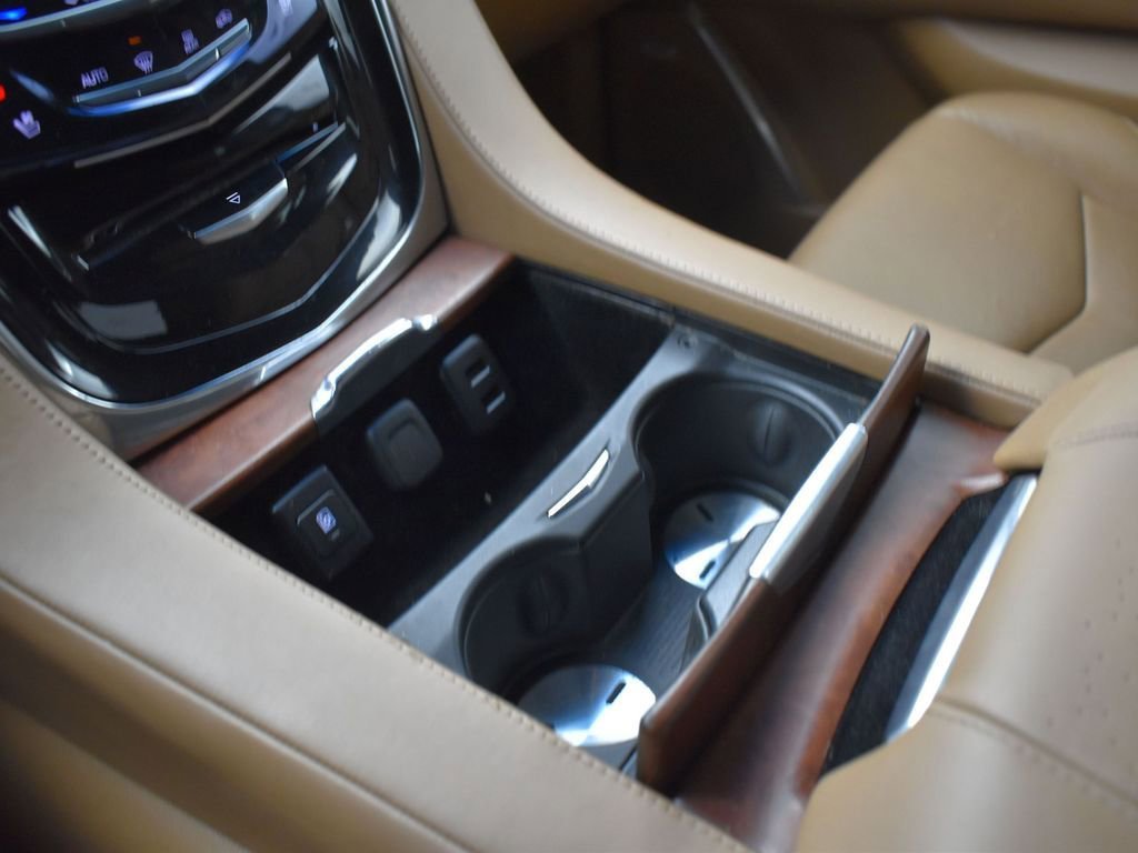 2017 CADILLAC ESCALADE - Image 19