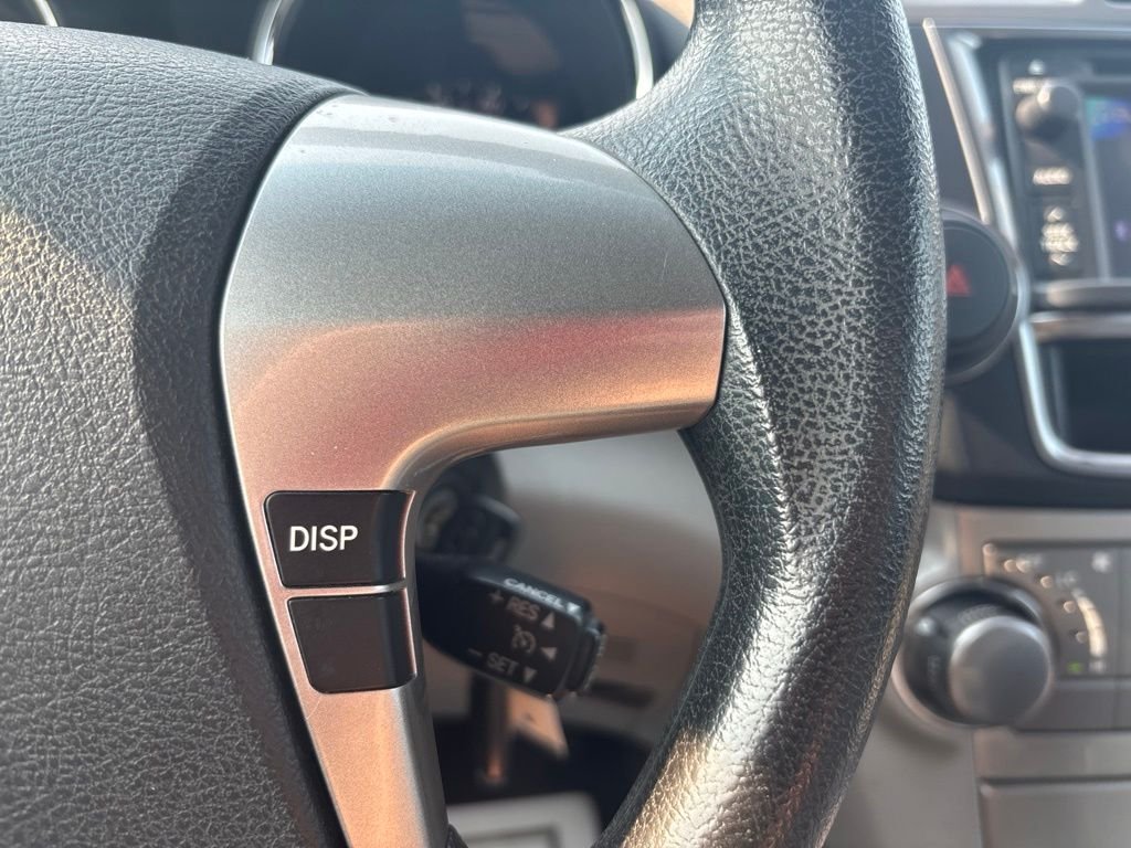 Used 2013 White Toyota Base image 22
