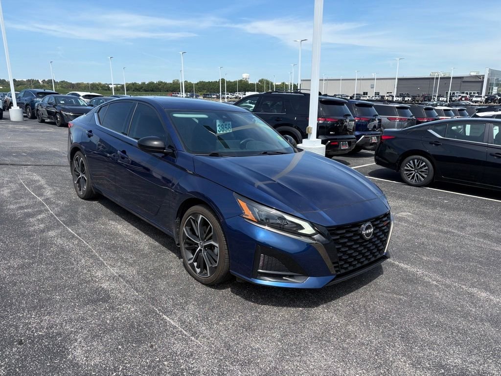 Used 2024 Blue Nissan 2.5 SR image 2