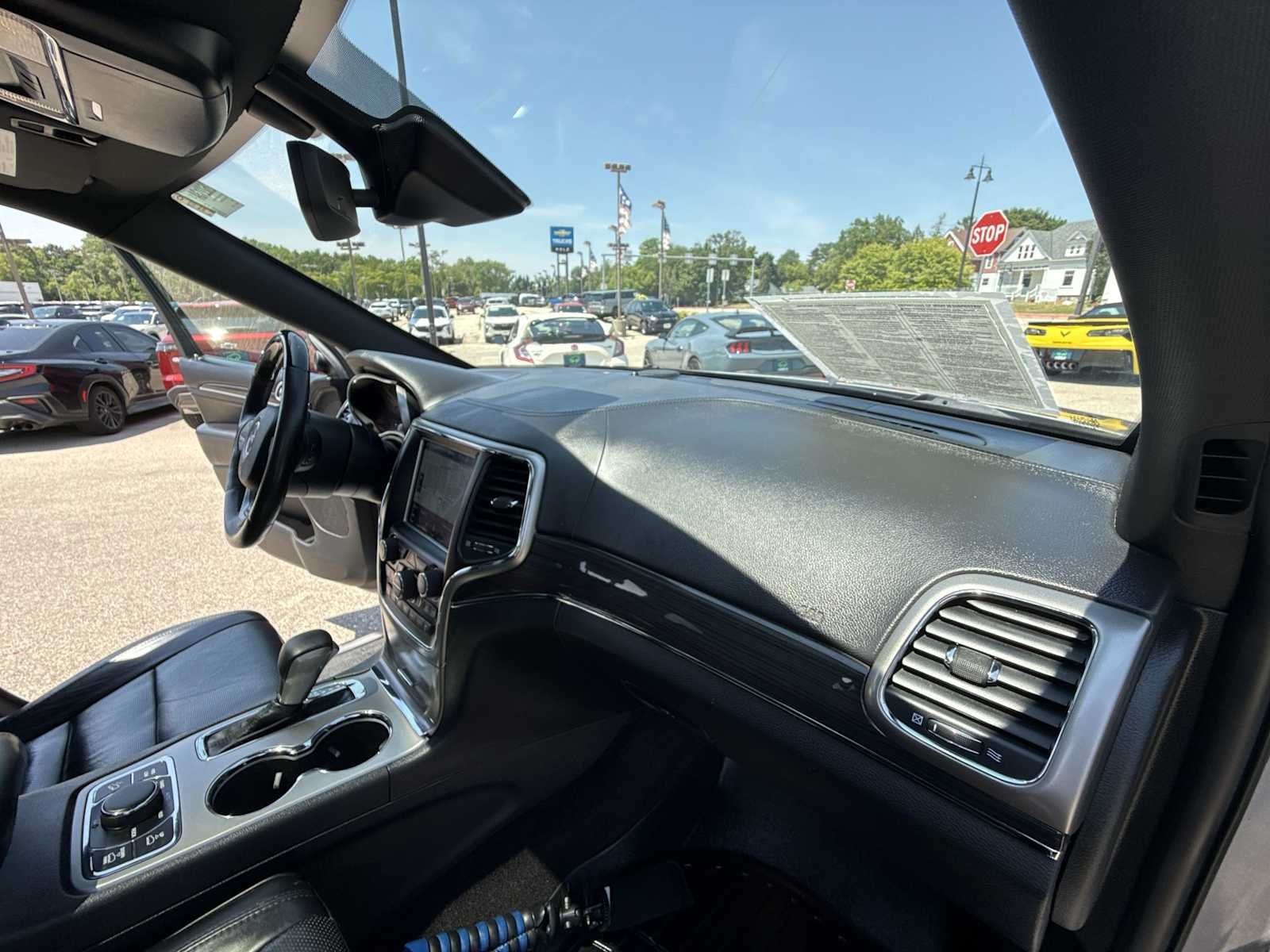 Used 2018 Silver Jeep Overland 4x4 image 29