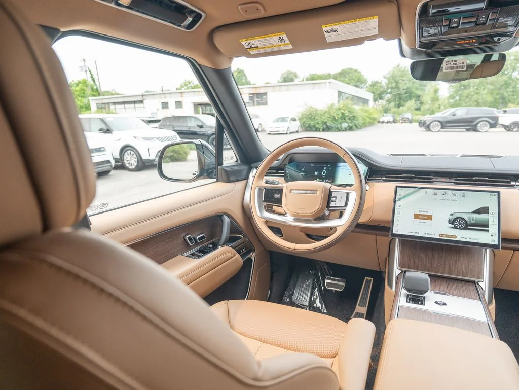 New 2026 Belgravia Green Land Rover SE image 18