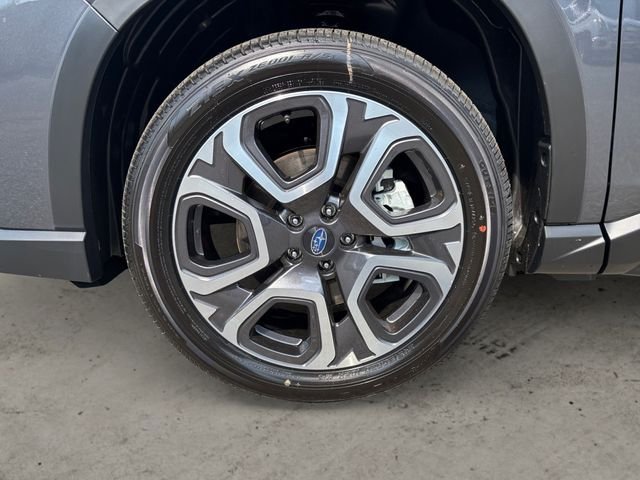 New 2026 MAGNETITE GRAY METALLIC Subaru Limited 7-Passenger image 9