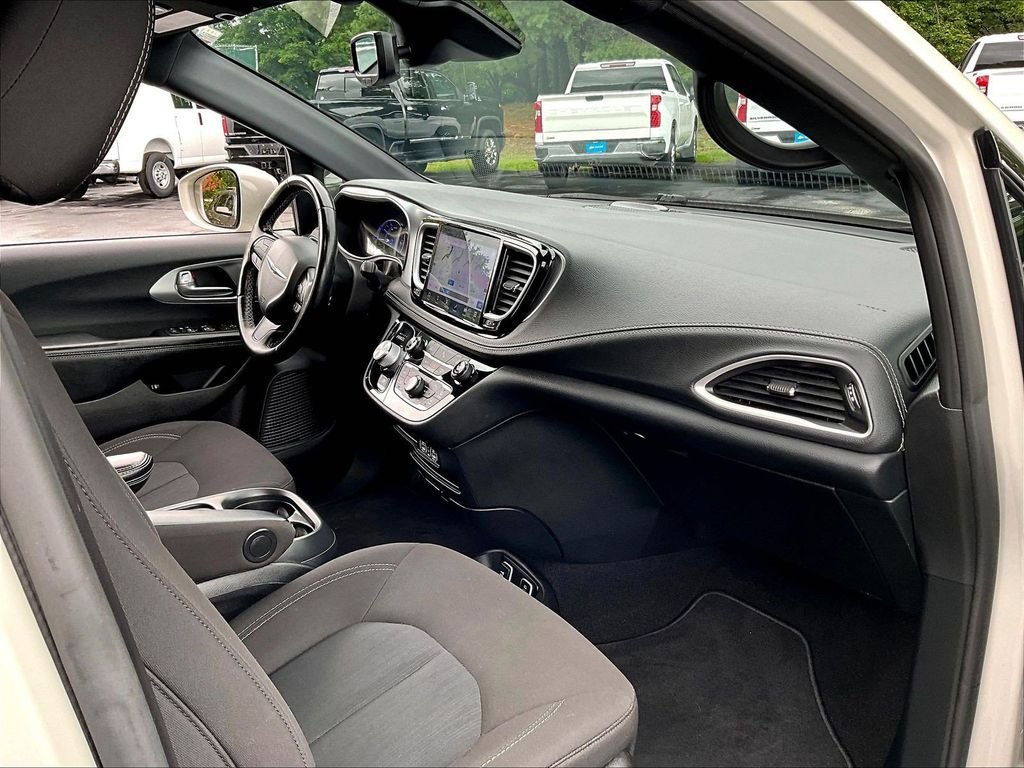 Used 2021 White Chrysler Touring image 22