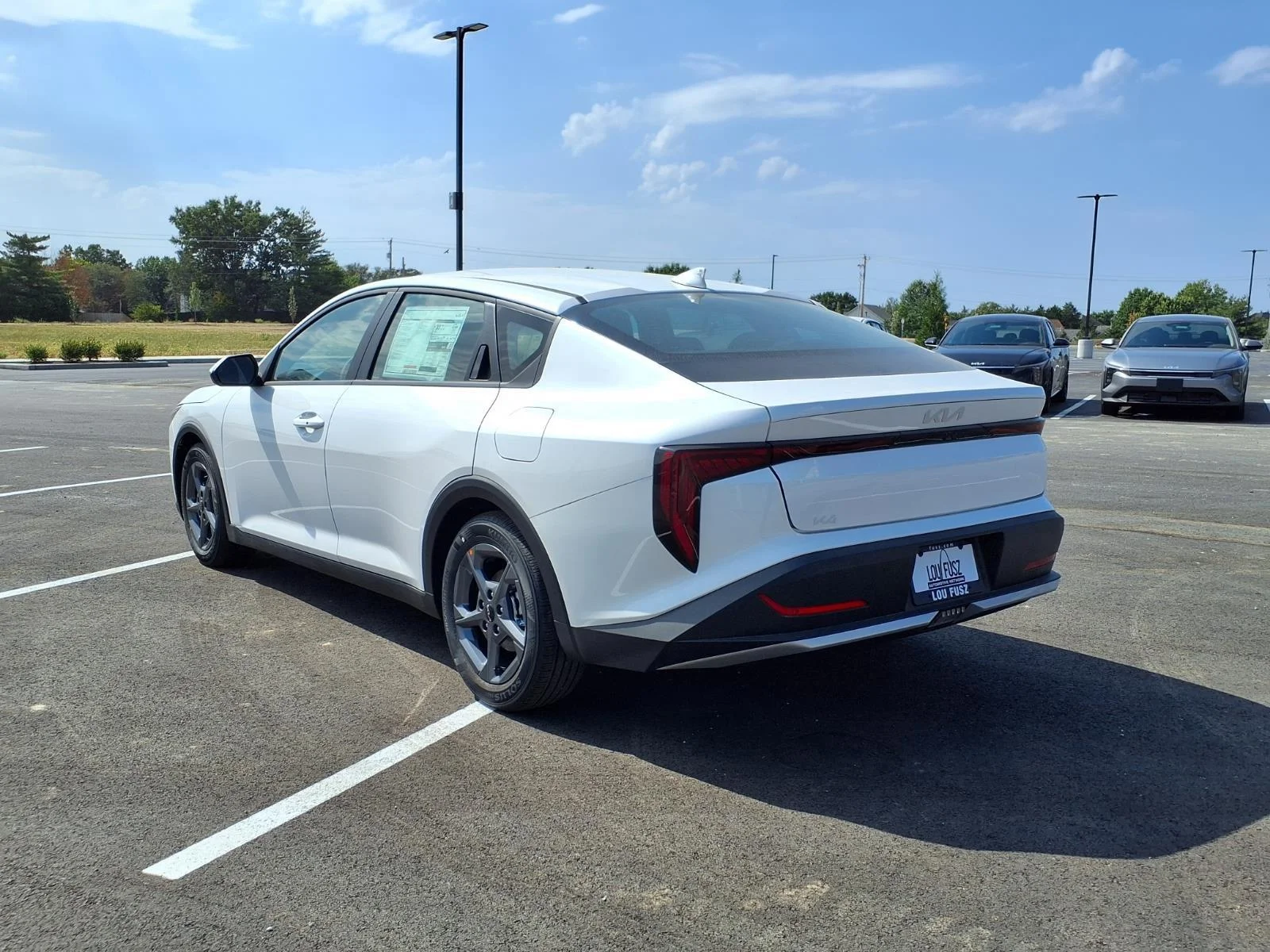 New 2026 Snow White Pearl Kia LXS image 15