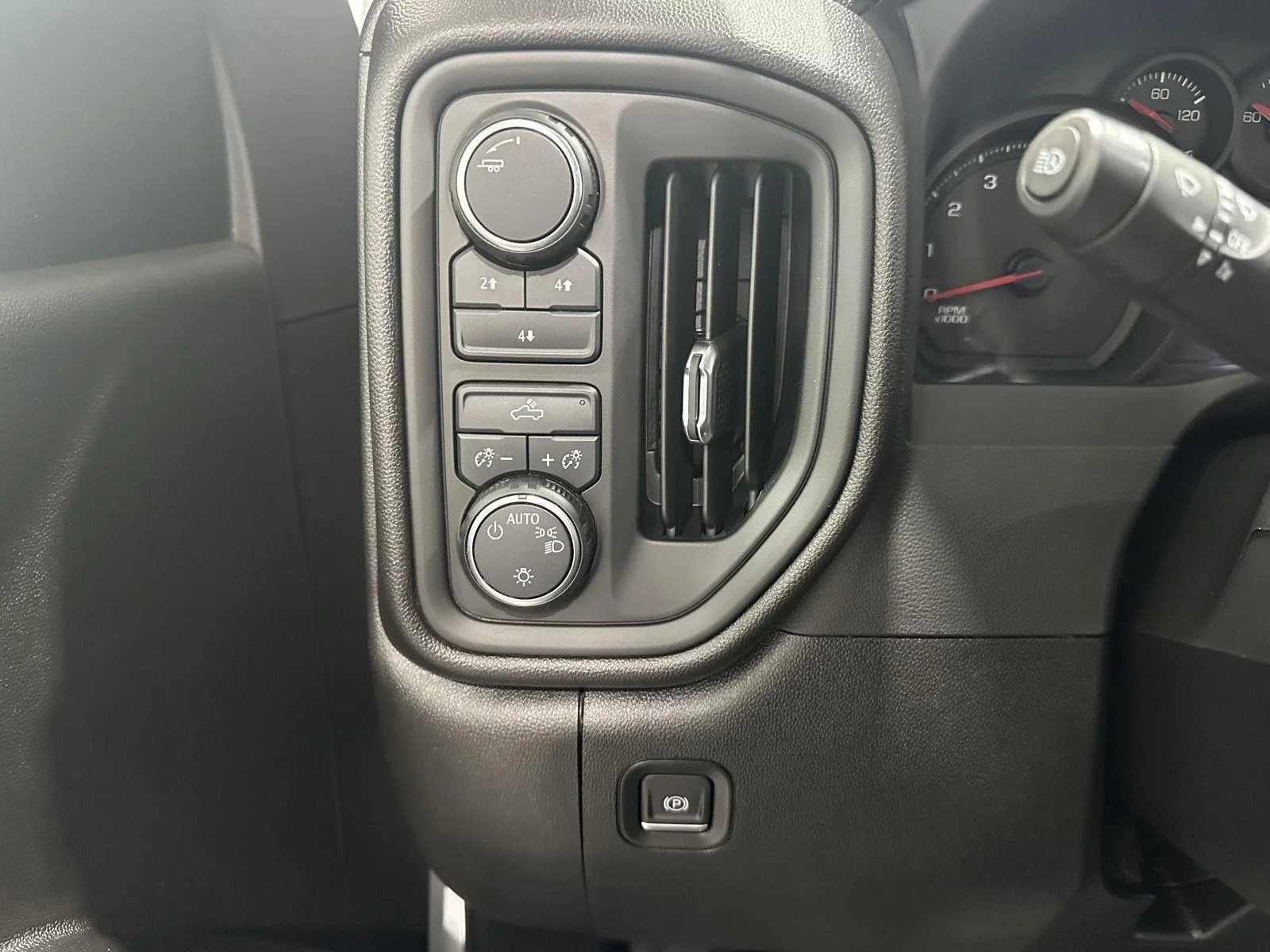 Used 2024 Summit White Chevrolet WT image 13