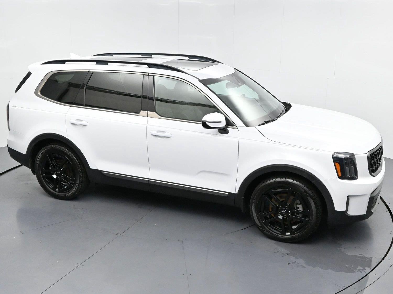Used 2023 Glacial White Pearl Kia SX X-Line image 48
