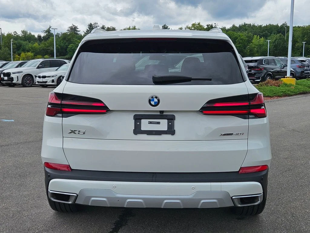 Certified Used 2024 White BMW xDrive40i image 6