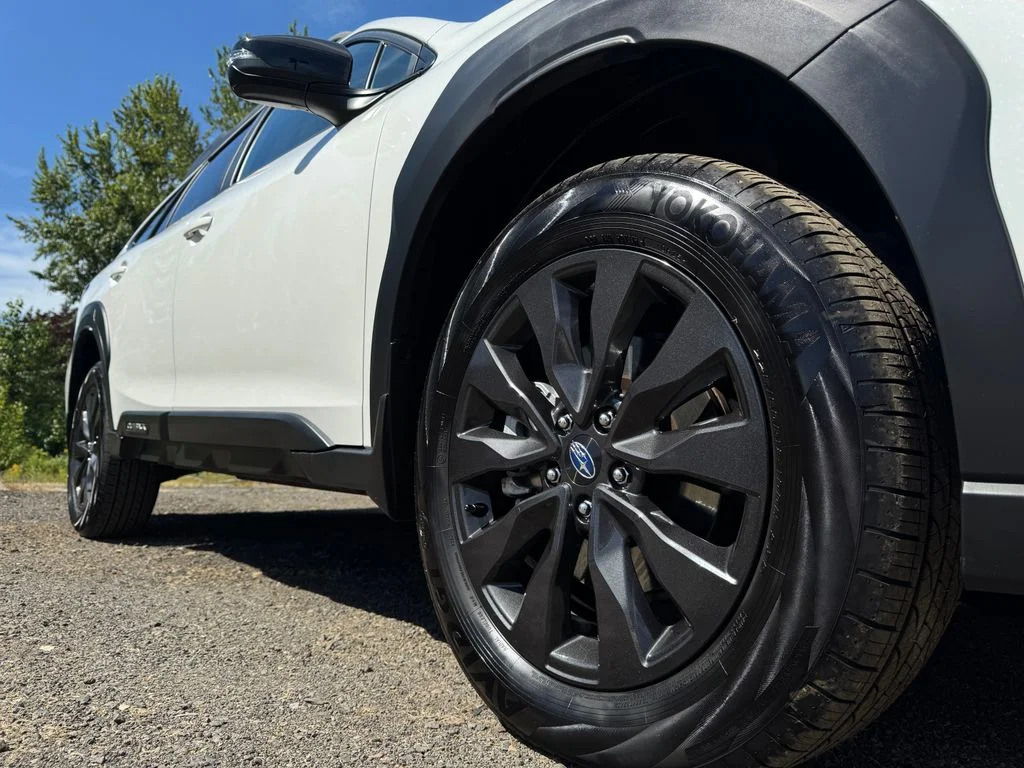 Used 2025 Crystal White Pearl Subaru Onyx Edition XT image 45