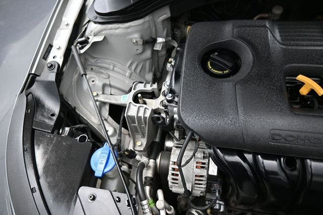 Used 2020 Silver Hyundai SEL image 28