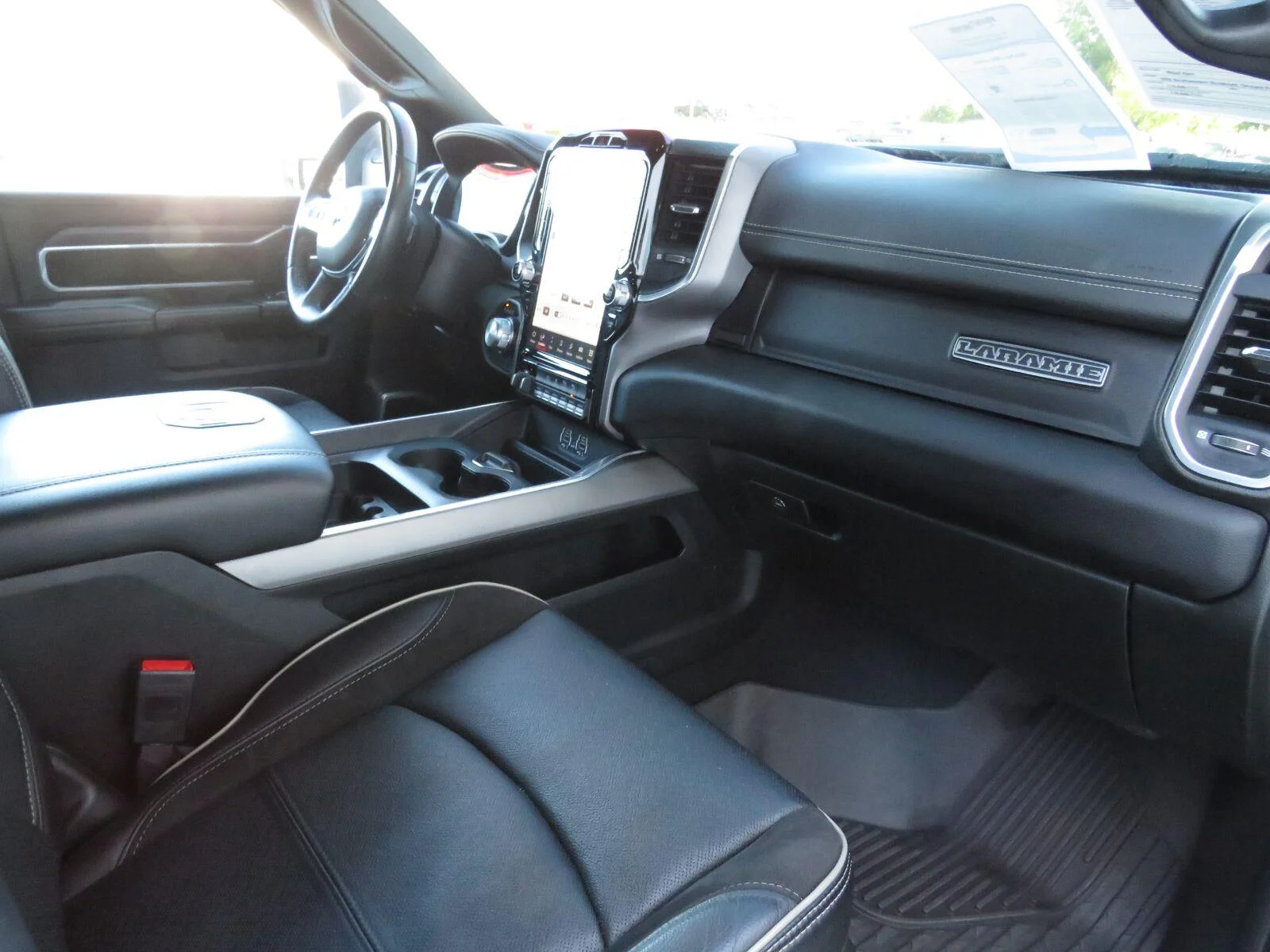 Used 2023 Diamond Black Crystal Pearlcoat Ram Laramie image 24